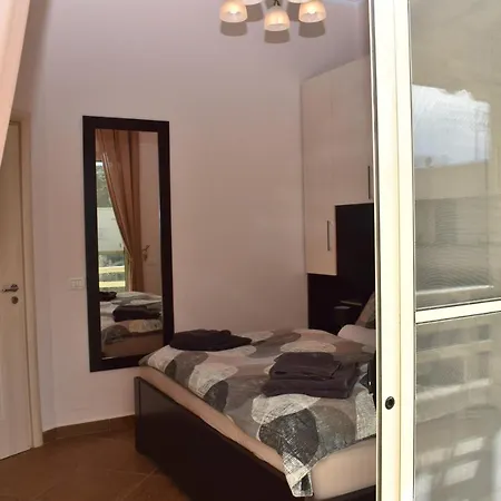Lura 1 House - 235 Plazhi San Pietro