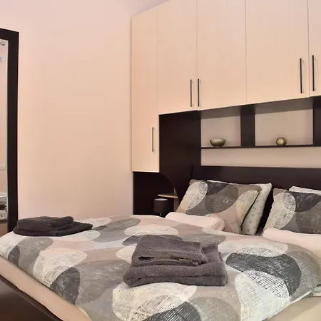 Villa Lura 1 House - 235 Plazhi San Pietro